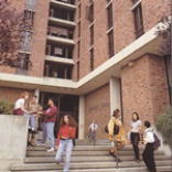 大学留学プログラム 大学の学生寮の外の様子